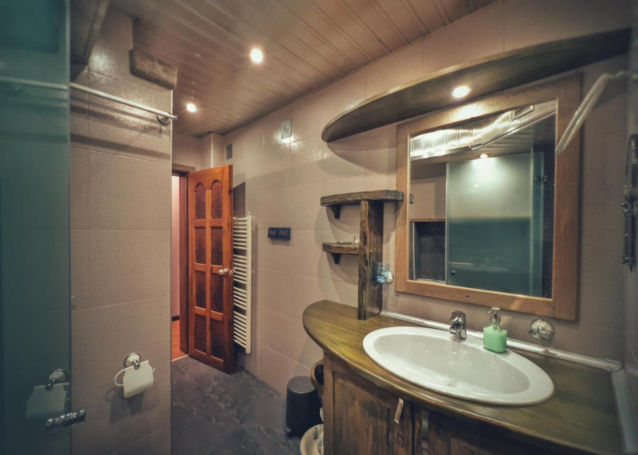 Тhe Bohemian Lodge-Entire House With Sauna Veliko Tarnovo Ngoại thất bức ảnh