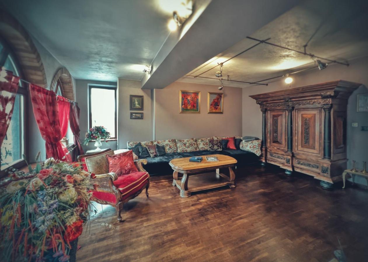 Тhe Bohemian Lodge-Entire House With Sauna Veliko Tarnovo Ngoại thất bức ảnh