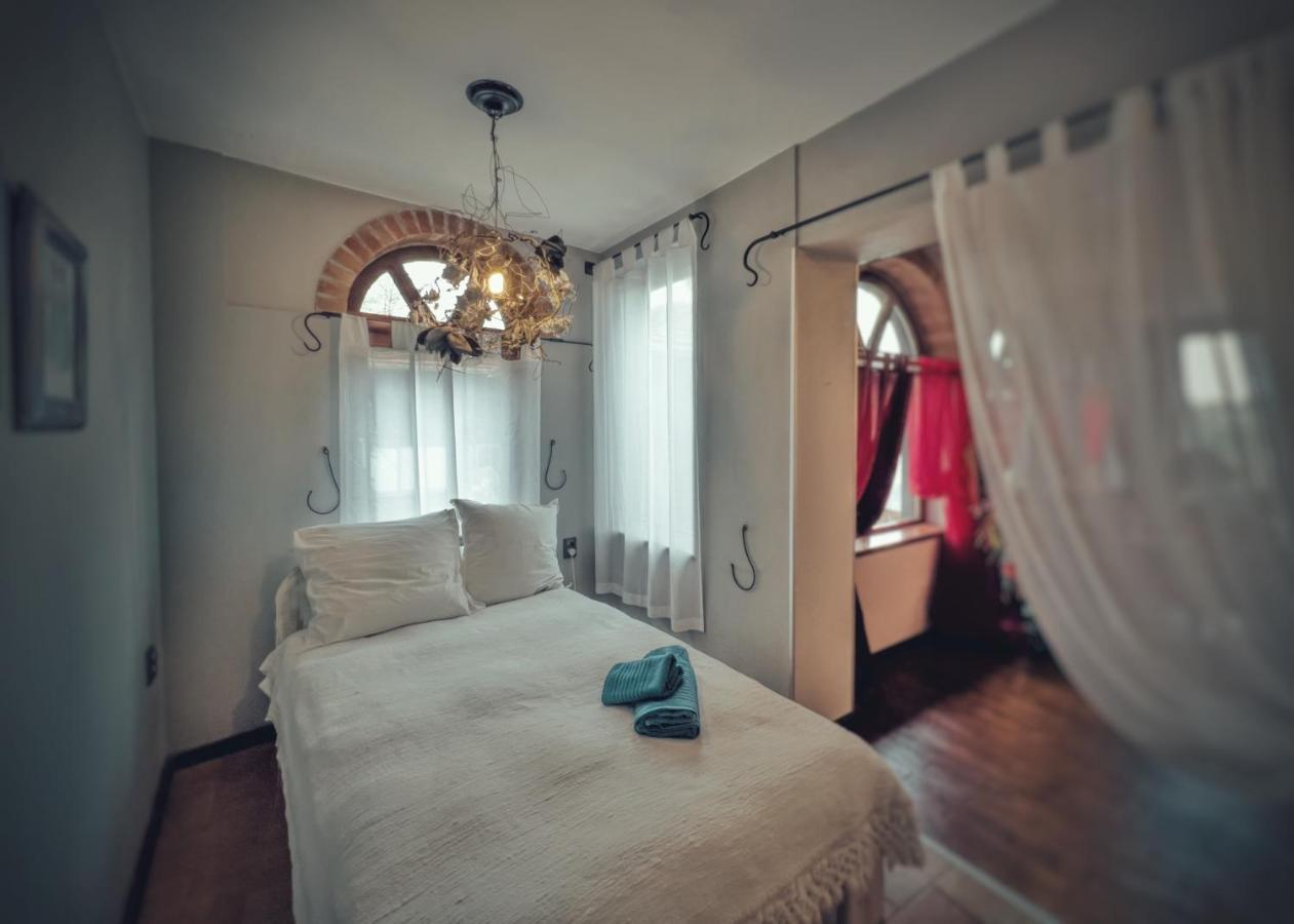 Тhe Bohemian Lodge-Entire House With Sauna Veliko Tarnovo Ngoại thất bức ảnh